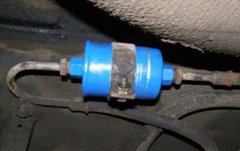 When to change the fuel filter: timing and features of replacement