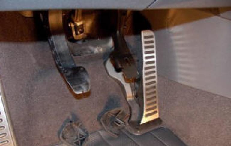 Stiff or soft brake pedal, which is better and how to solve the problem?